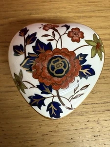ROYAL WORCESTER PALISSY PLATO DE BARATIJA DE PORCELANA EN FORMA DE CORAZÓN CON TAPA - Imagen 1 de 8