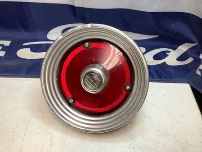 Ford Falcon Sprint Futura 1963 sedán convertible luz trasera con respaldo Foto 1 de 4