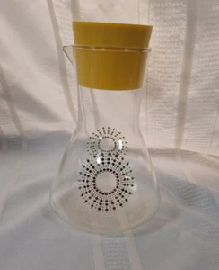 Pyrex Atomic Sun Yellow Starburst Glass Carafe Decanter Juice Pitcher with Lid - Photo 1/12