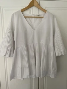 Lovely River Island Women's Summer Lightweight Frill Top UK Size 12 Puff Sleeves - Picture 1 of 7