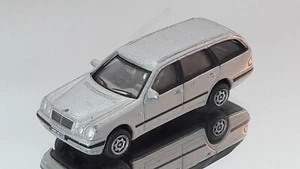 Mercedes Benz 300 T - Hongwell - Silver - Picture 1 of 9
