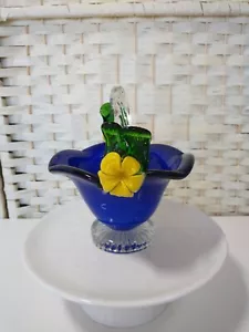 Hand Blown Cobalt Glass Basket Yellow Flowers 1547 Cl - Picture 1 of 7