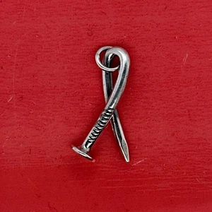 Dije/colgante de uñas de plata esterlina James Avery extremadamente raro retirado - Imagen 1 de 3