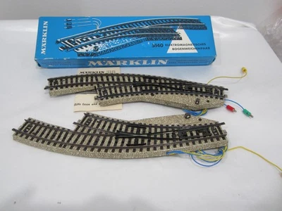 Marklin 5140 HO M Track Electric Curved Turnout Pair - Image 1 of 4