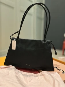 Coccinelle Schultertasche Schwarz – Zeitloser Klassiker aus Echtleder - Bild 1 von 6