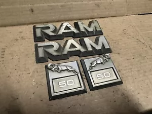 81-93 Dodge Ram 50 D50 Side Emblem Set Trim OEM -B30 - Foto 1 di 4