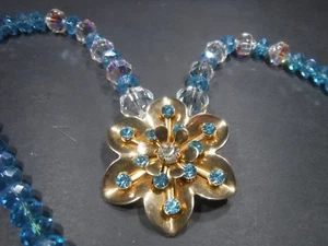 Vintage Gold & Kristall Blume Halskette, Unikat, handgemacht, Aqua Farbe - Bild 1 von 10