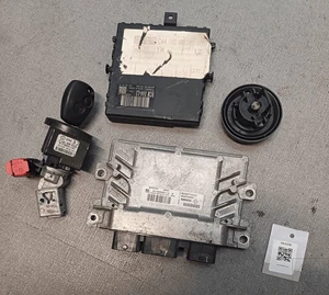 8200774747 Einspritzsteuergerät  RENAULT TWINGO 2a Serie 1.2 (43Kw) Ber - Bild 1 von 7