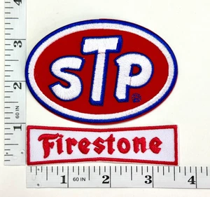 Besticktes 2-Patch Set - NEU - Bügelbild - Racing - Autos - STP - Firestone - F1 - Bild 1 von 1