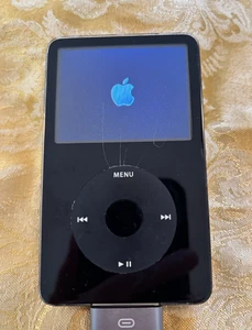 Apple iPod 5. Generation A1136 schwarz tragbarer 30GB MP3 Mediaplayer - Bild 1 von 3