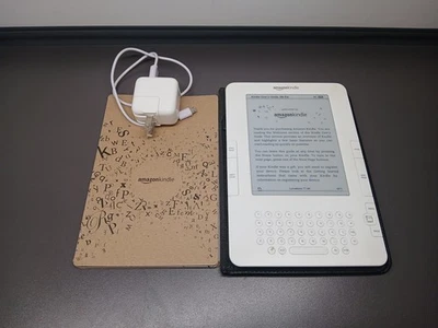 亚马逊 Kindle(第 2 代)D00701 2GB 无线局域网连接 6" 电子阅读器 白色 — 第 1/4 张图片