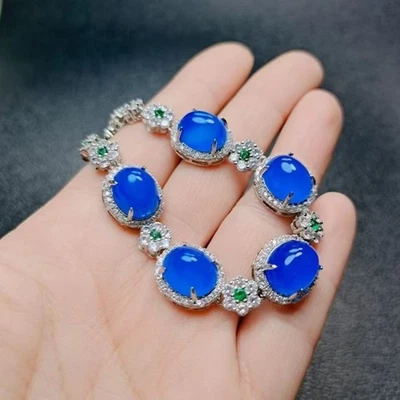 A natural agate ice blue chalcedony bracelet was given as a gift to a beautiful - Image 1 of 4