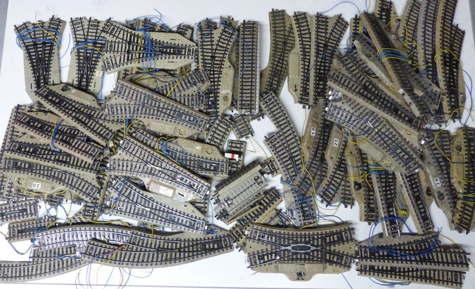 Märklin Over 40 Points and Tracks Bundle from Dismantling Hobbyists Lot HO 1:87 - Image 1 of 4