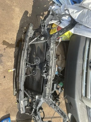 Кронштейн в сборе основной поддержки переднего конца радиатора купе Hyundai Genesis 13–16 годов выпуска - Изображение 1 из 4