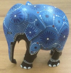Handpainted wooden elephant - Picture 1 of 5