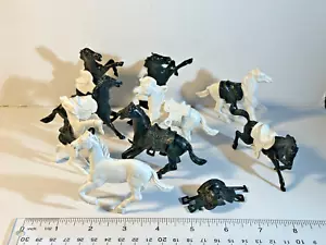 Payton vintage Western group of nine plastic horses with saddles. - Picture 1 of 3