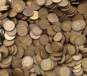 50 X BRASS THREE PENCES BULK ENGLISH COINS - Picture 1 of 1