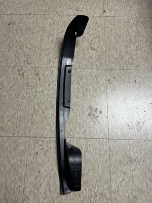 Maserati Quarter Porte 2014-2020 puerta delantera derecha delantera tira de clima sello OEM Foto 1 de 4