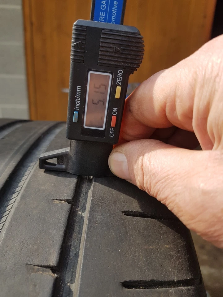 GOODYEAR EAGLE F1 ASYMMETRIC  SUV SOME MERC ML / BMW X5 TYRE 255 50R 19  107Y  - Image 1 of 3