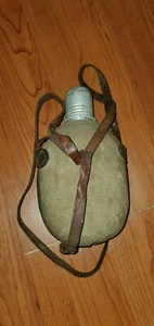 Botella de agua cantimplora del ejército japonés Segunda Guerra Mundial marca certificada Segunda Guerra Mundial Japón imperial  - Imagen 1 de 5