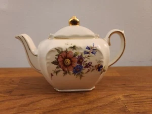 Sadler Floral Lidded Cube Teapot w Gold Trim 7" England - Picture 1 of 11