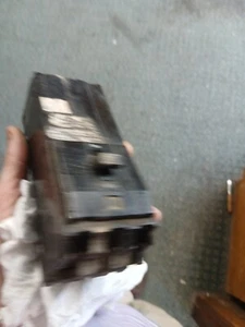 SQUARE D Q1U370 3 pole 70 amp 240 volt Q1U Circuit Breaker Trips Fine - Picture 1 of 3