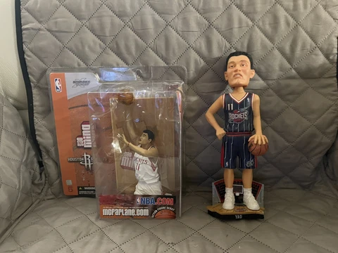McFarlane NBA S1 Yao Ming Houston Rockets Figure 2004 & NBA Forever Bobble head Cover