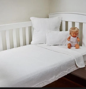 White Baby Infant Shabby 8 Ruffles Chic Girl Cot Bed Crib Quilt Blanket Cotton - Picture 1 of 4