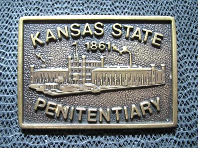 ¡Hebilla de cinturón de latón para penitenciaría del estado de Kansas! ¡VINTAGE! RARO! TBW! Años 70! USA! Foto 1 de 4
