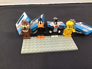 LEGO Looney Tunes Daffy Duck Tweety Tasmanian Devil Sylvester Keychains NEW - Picture 1 of 15