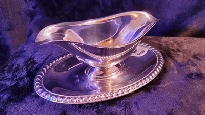 Посеребренная лодка для сервировки соуса WM Rogers 8,5 дюйма в длину x 5,25 дюйма в ширину x 3 дюйма в высоту - Изображение 1 из 4