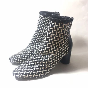 Zara Trafaluc Woven Braided Black White Ankle Boots Round Heel 37 US 6.5 UK 4.5 - Picture 1 of 14
