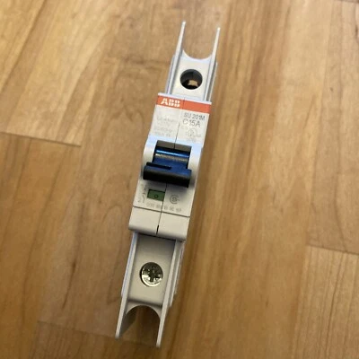 ABB SU201M-C15 2CDS271337R0154 Circuit Breaker 1 Pole 15 Amp 277VAC UL489 - Image 1 of 4