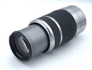 Sony E F4.5-6.3 55-210mm Objektiv für Sony E-Mount Kameras - Silber - Bild 1 von 7