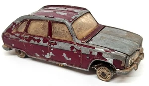 Corgi Toys Vintage - 324 Renault 16 Red Toy Car #38 - Picture 1 of 5