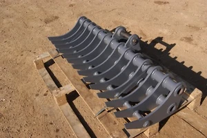 Mini rastrelli da terra scavatori per escavatori da 2 - 3,8 tonnellate. HARDOX 450 Inc IVA - Foto 1 di 4