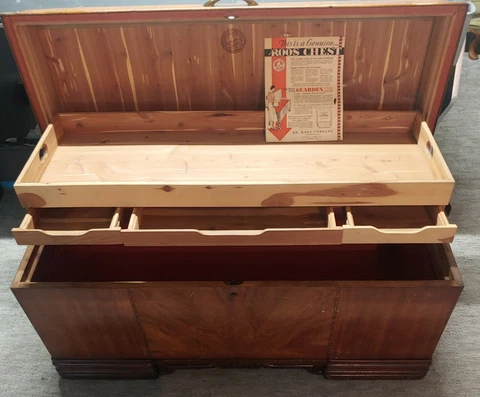 RARE Antique Roos cedar chest with lift-out drawer AND jewelry tray! Cover