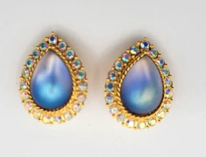 JOAN RIVERS BLUE SATIN GLASS RHINESTONE GOLD TONE CLIP ON EARRINGS SIGNED - Picture 1 of 3