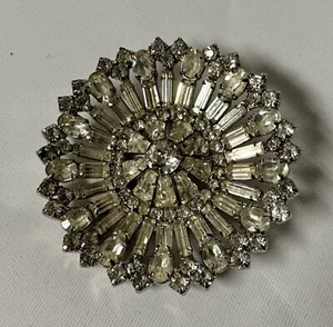 Vintage Prong Set Clear Rhinestone Round Circle Medallion Pin Brooch - Picture 1 of 8