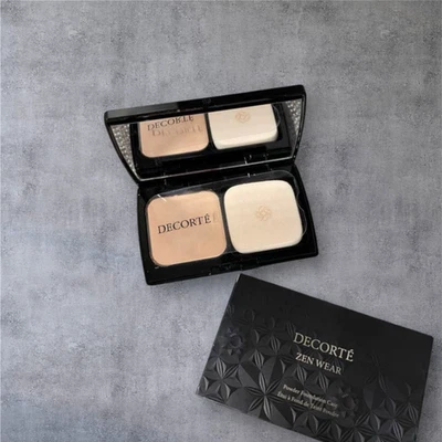 Cosme Decorte Zen Wear Powder Foundation Refill + Case Set (Multiple Shades) - Image 1 of 4