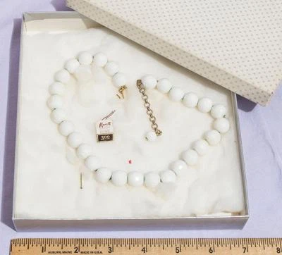 Monet Gestempelt Plastik Perlen Halskette - Bild 1 von 2