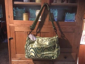 New Kecci Mommy Bag Tote. Diaper Bag. 15" x 11" x 6". Lime Green. - Picture 1 of 8