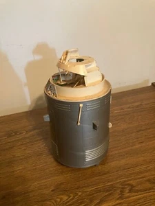 Vintage AMT 1/32 Scale Plastic Model Kit Monogram Command Module Junkyard - Picture 1 of 5