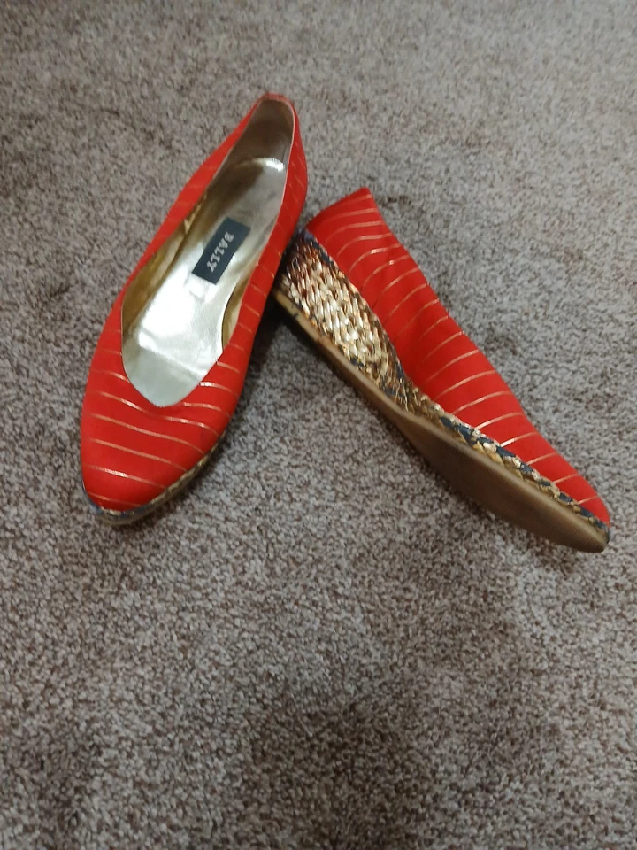 Cuñas tejidas satinadas a rayas rojas vintage Bally Morpia talla 38,5 Foto 1 de 4