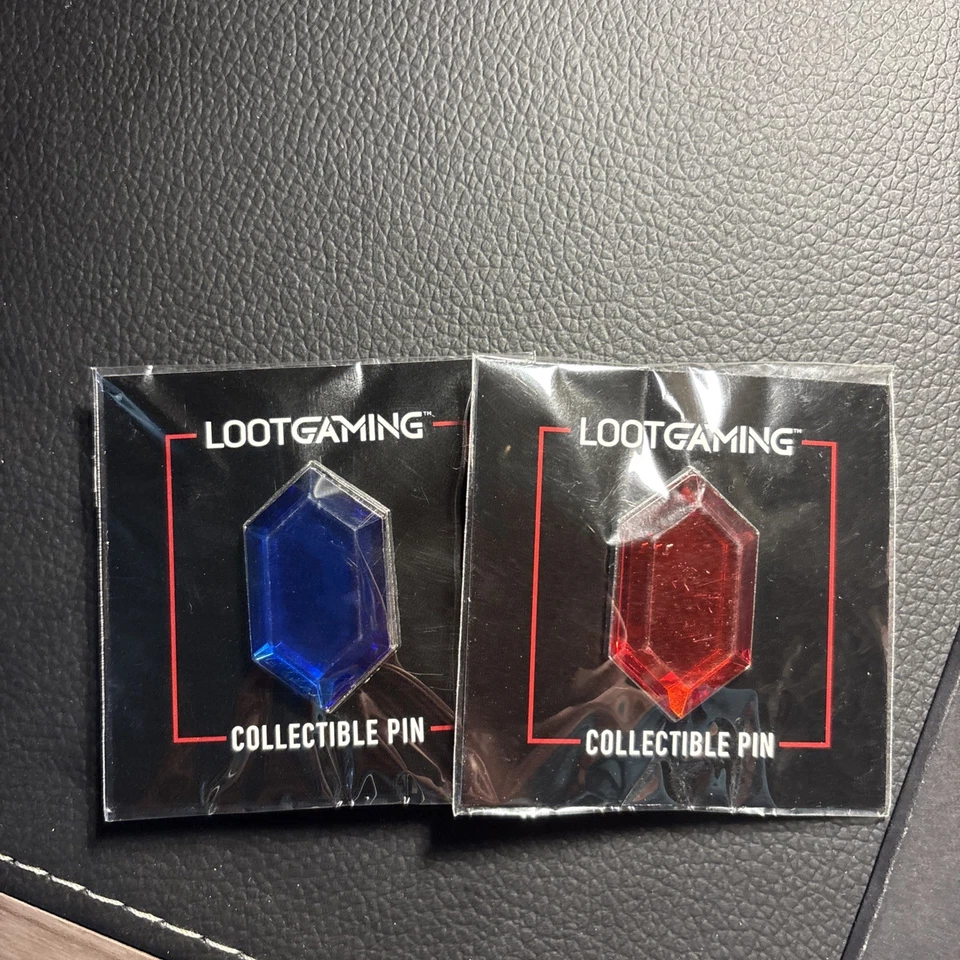 Набор из 2 красных и синих коллекционных значков Zelda Treasure 2019 Loot игровой ящик НОВЫЙ - Изображение 1 из 4