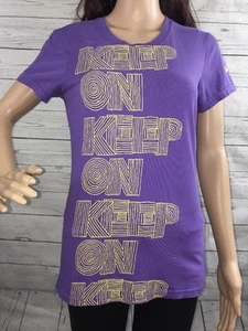 T-shirt Nike Dri-Fit cotone piccola viola gialla keep on sport motivazionale - Foto 1 di 11