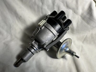 LUCAS 25D DISTRIBUTOR NEW OLD STOCK, 6 CYLINDER LUCAS DISTRIBUTOR - Image 1 of 4