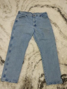 Wrangler Men's Authentic Jeans Light Wash Size 42X32 - Picture 1 of 4