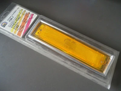 1981-1991 Suburban Blazer GMC Jimmy Fender Side Marker LH Signal Light Left Side - Image 1 of 4