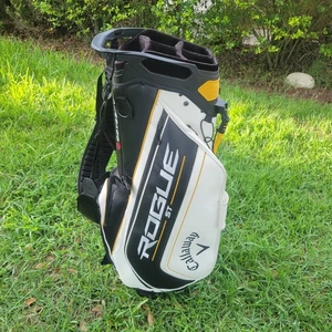 Callaway 2022 Rogue Tour Staff Standbag Limited Edition White/Black Raincover - Bild 1 von 14
